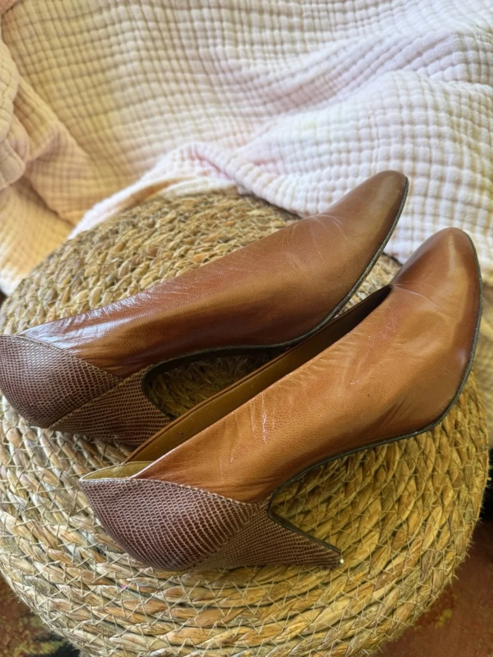 Vtg Stuart Weitzman Cognac Brown Leather Pointed-Toe Flats with snakeskin Heel - Picture 2 of 8